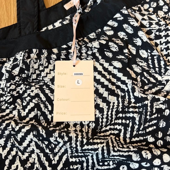 NWT Women's Toi et Moi Asymmetrical Blouse SZ L - Picture 5 of 7